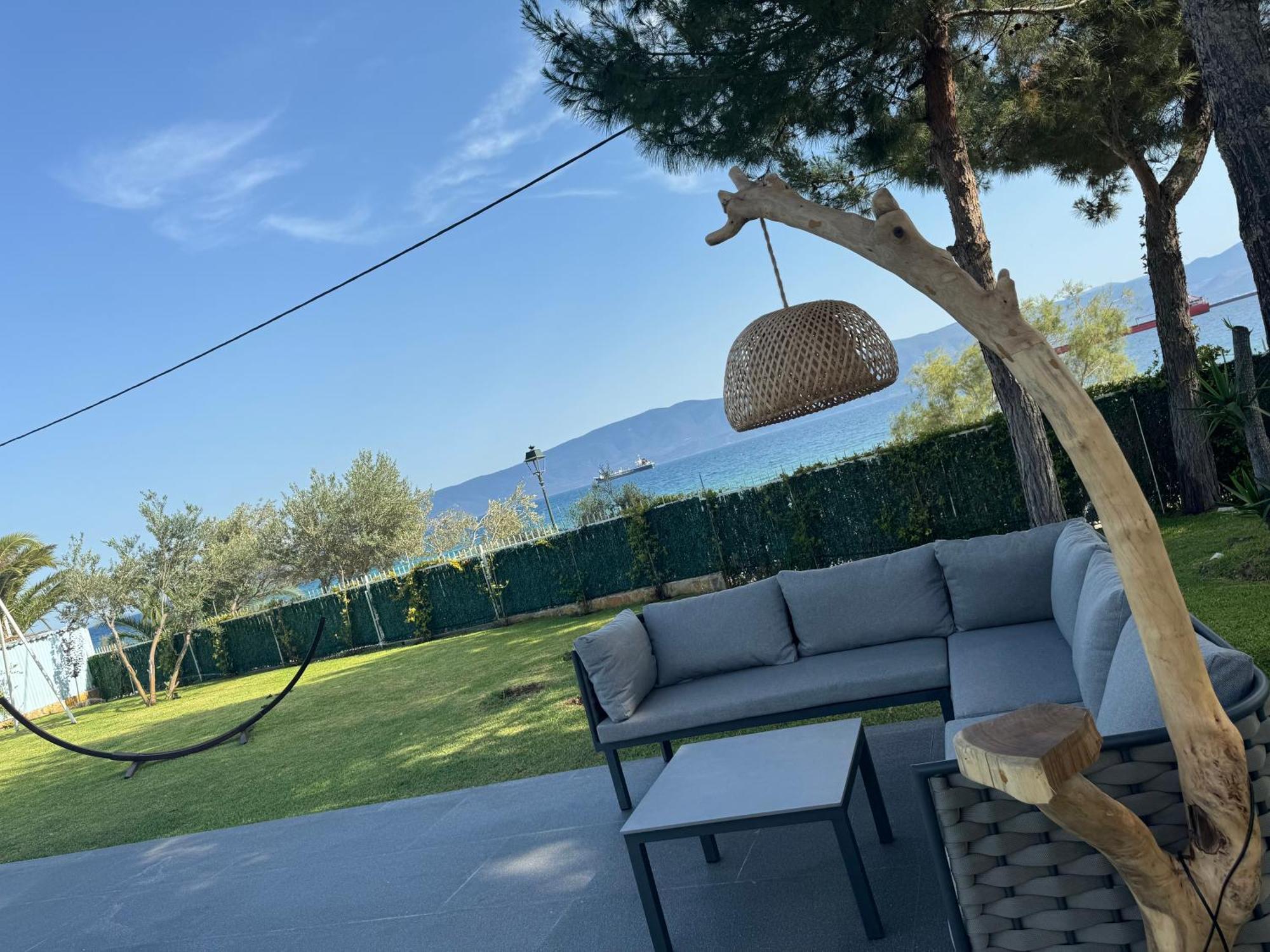 Zoza Luxury Villa Isthmia By The Sea With Private Pool Kalamáki Exteriör bild