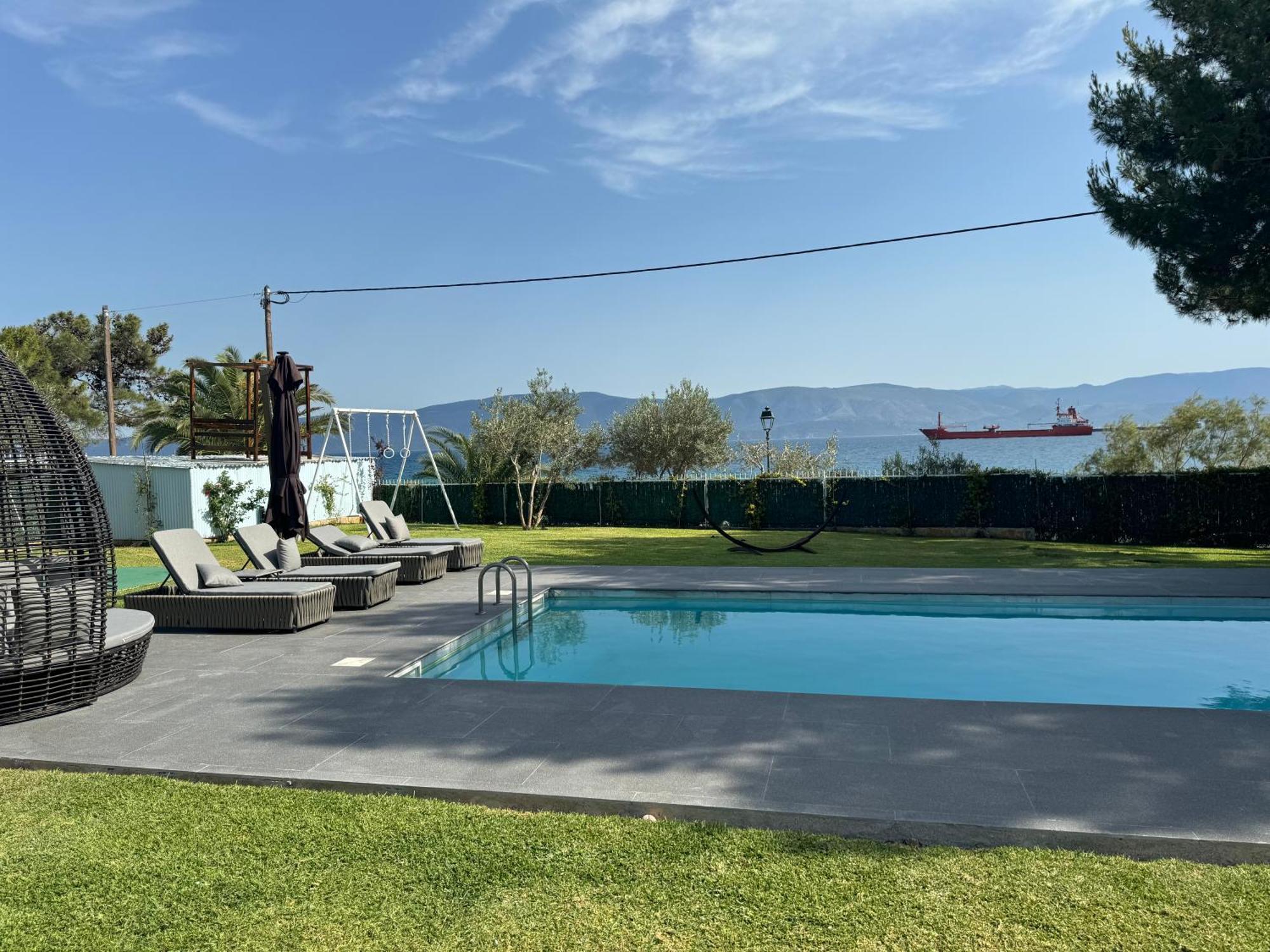 Zoza Luxury Villa Isthmia By The Sea With Private Pool Kalamáki Exteriör bild
