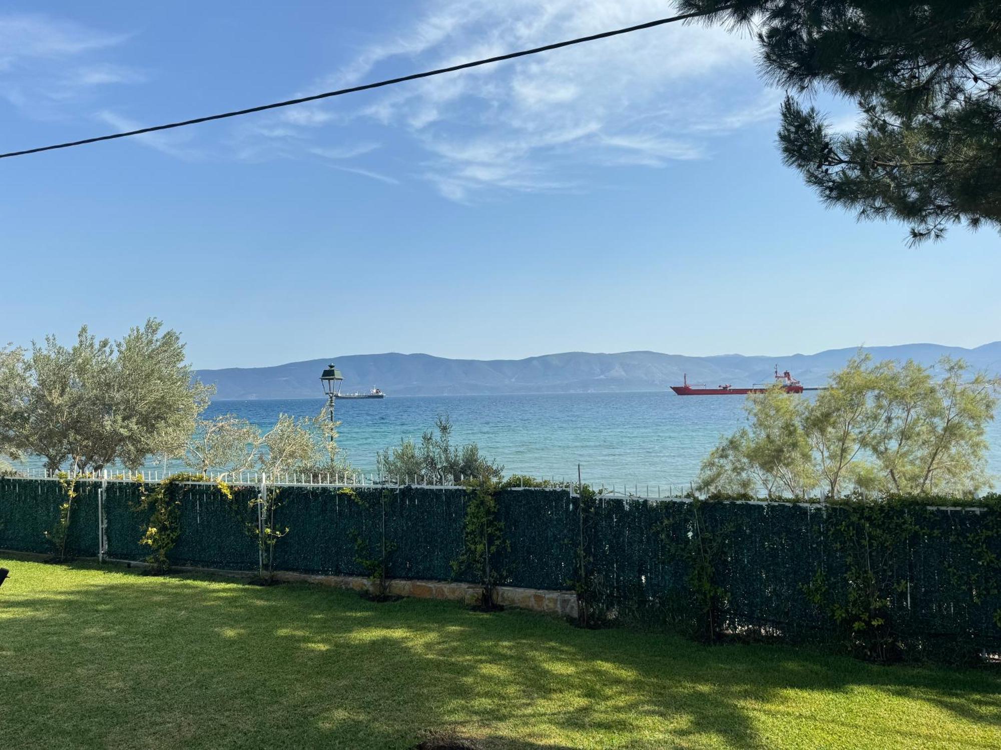 Zoza Luxury Villa Isthmia By The Sea With Private Pool Kalamáki Exteriör bild