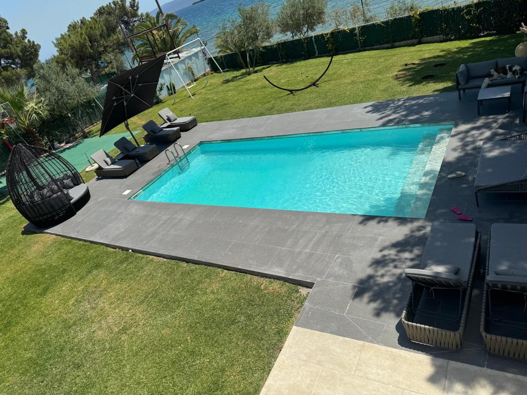 Zoza Luxury Villa Isthmia By The Sea With Private Pool Kalamáki Exteriör bild